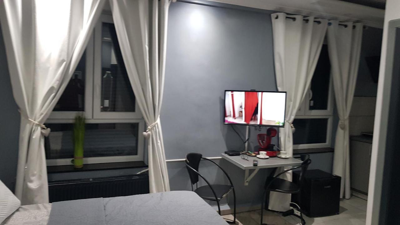 Le Petit Luxembourg Apartment Montignies-sur-Sambre Exterior photo